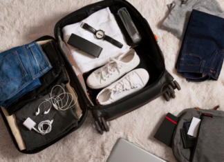 How to Travel Smart: Tips for Efficient Packing and Essential Travel Gear